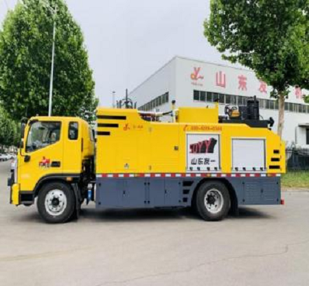 路面綜合養(yǎng)護車的規(guī)格